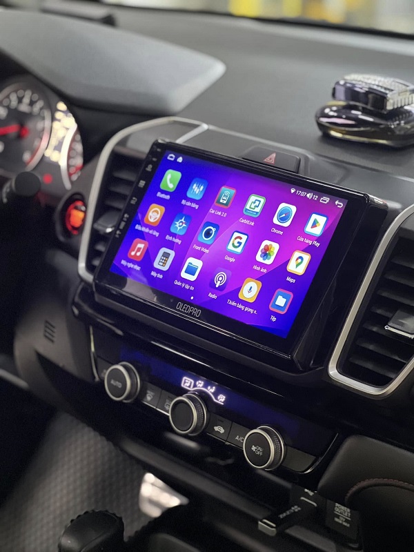 Màn hình Android giúp tích hợp bản đồ, giải trí, kết nối điện thoại và hỗ trợ lái xe thông minh