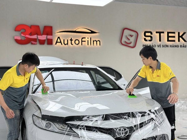 Dán PPF xe ô tô: Giải pháp bảo vệ sơn xe bền đẹp