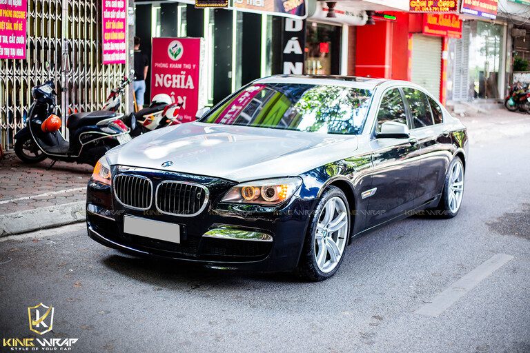 Dán decal đổi màu xe BMW 730Li maybach nửa trên màu silver sage VCH411s TeckWrap