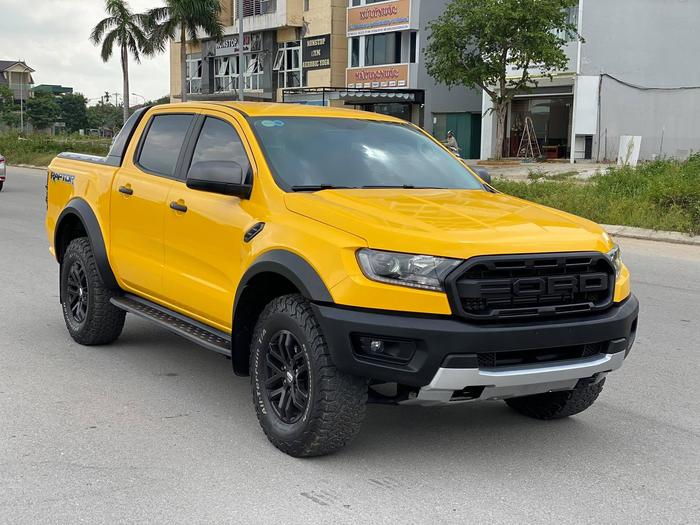 Dán đổi màu xe Ford Raptor màu cg12 Teckwrap
