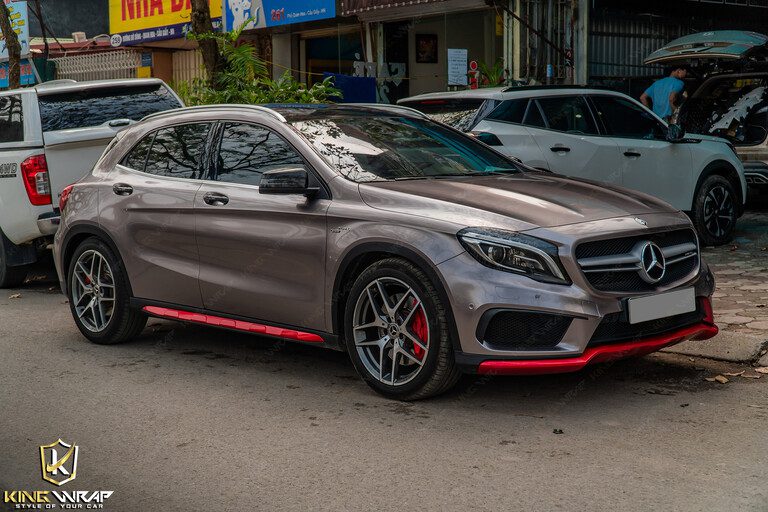 Mẫu dán decal đổi màu xe ô tô Mercedes tại Bắc Giang