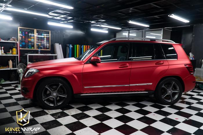 Dán decal đổi màu Mercedes GLK 250 AMG sang màu đỏ