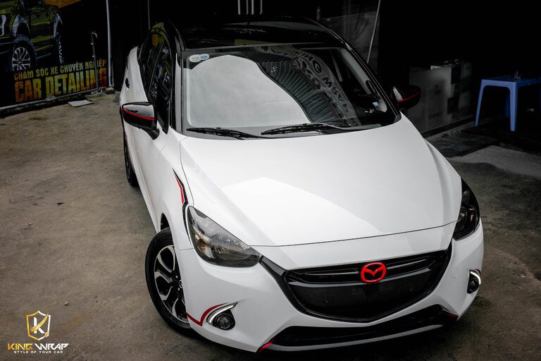 Dán nóc xe ô tô Mazda 2