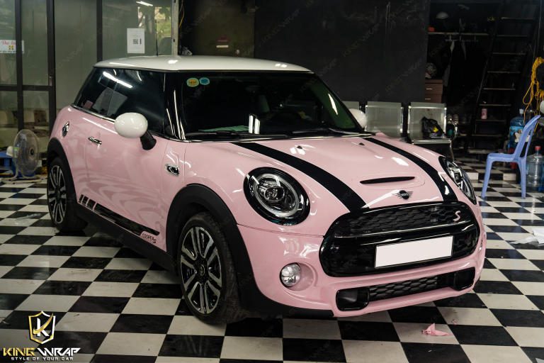 Dán đổi màu hồng Mini Cooper