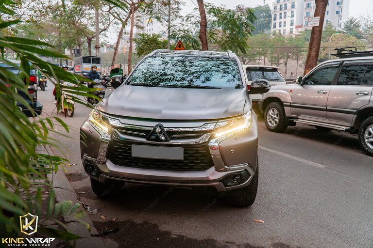 Decal dán xe ô tô tại Cầu Giấy Mitsubishi Pajero