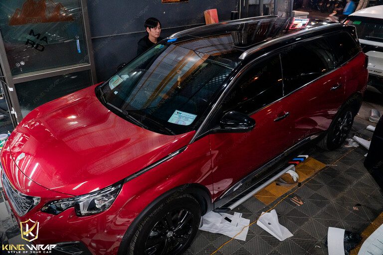 Dán decal nóc xe oto Peugout 3008