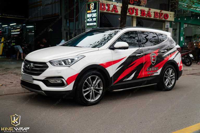 Dán decal tem xe ô tô Huyndai Santafe phong cách