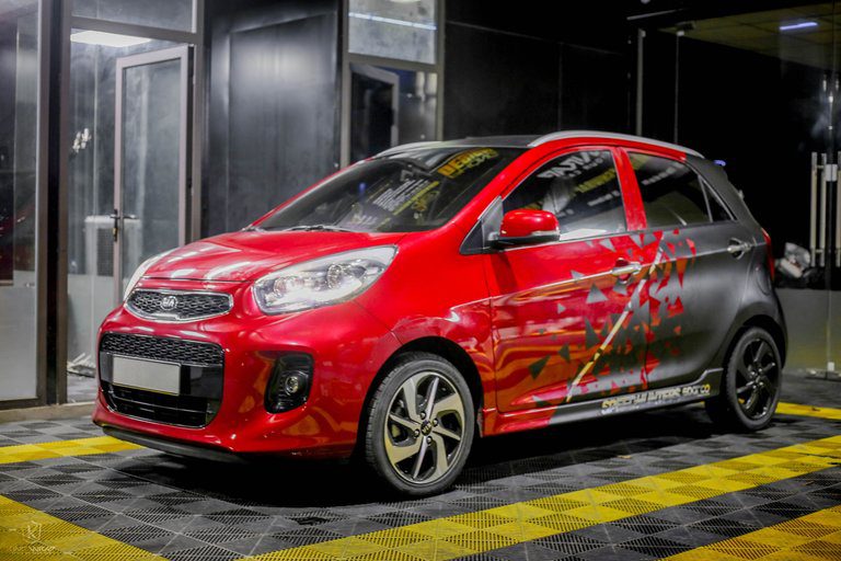 Mẫu tem dán xe ô tô đẹp giá rẻ KIA tại Bắc Giang