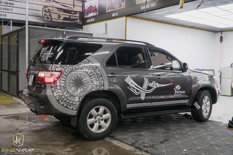 Dán Decal Xe Fortuner Ở Đâu Uy Tín Chuyên Nghiệp