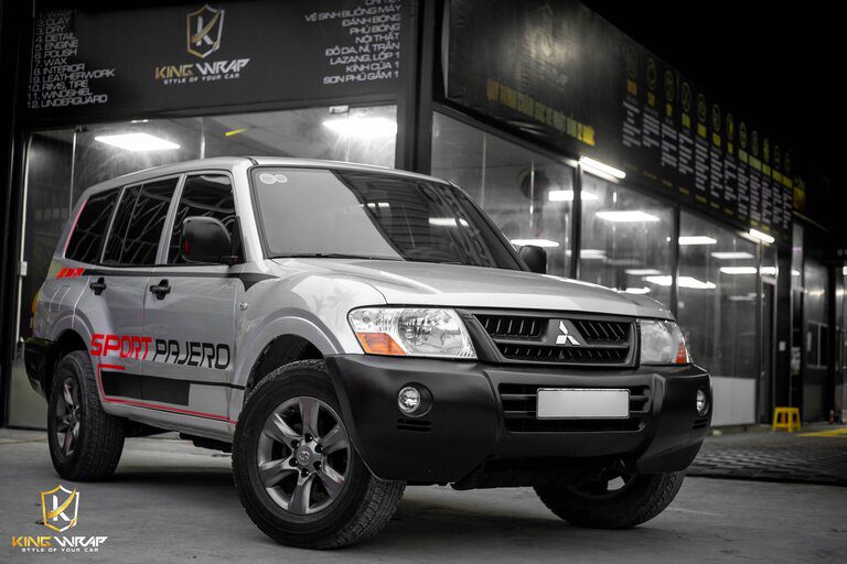Dán decal tem xe oto Mitsubishi Pajero