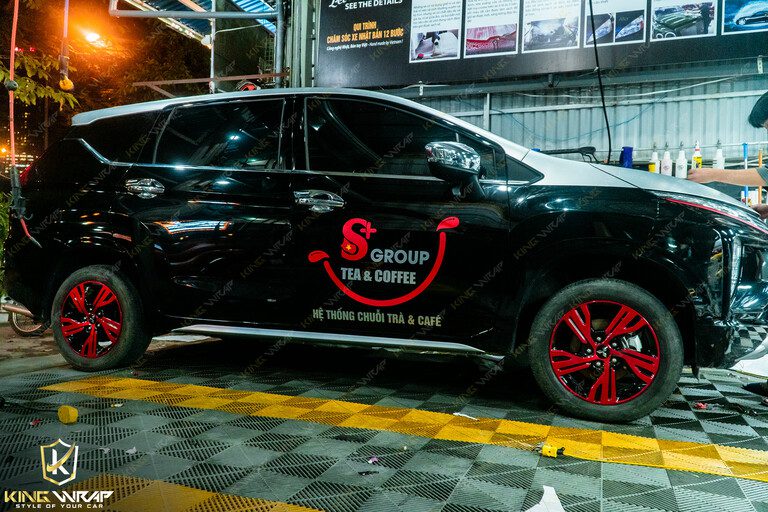 Dán Tem xe oto kết hợp decal Maybach đổi màu Xpander