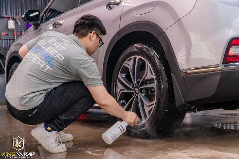 Học nghề chăm sóc xe ô tô ở đâu uy tín?