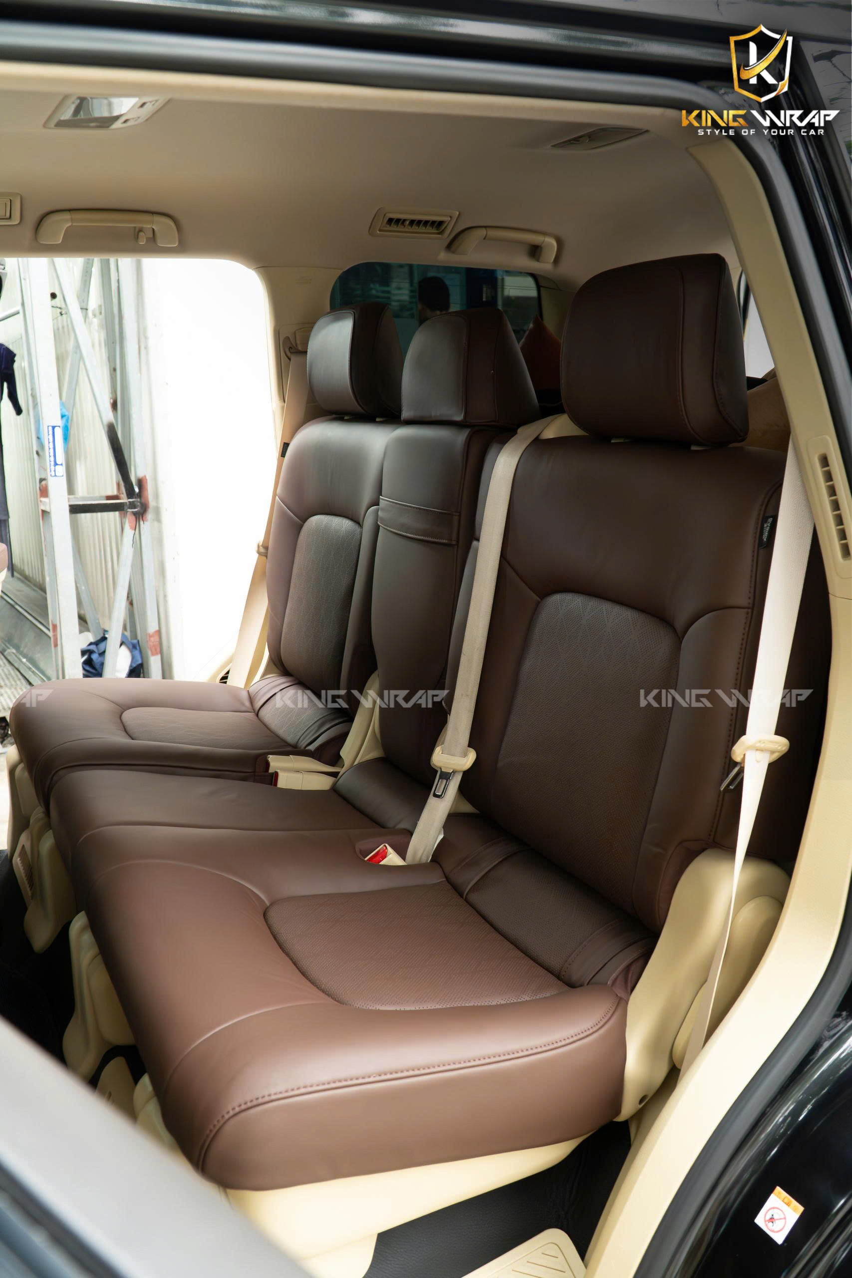 Bọc da bò Ý, thảm sàn Nappa xe Land Cruiser LC200 tại Hoàng Kim Phát