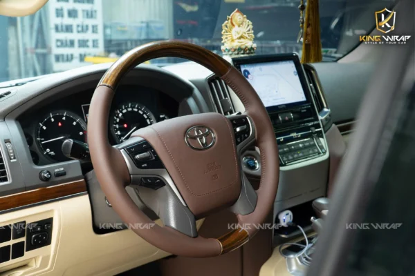 Bọc da bò Ý, thảm sàn Nappa xe Land Cruiser LC200 tại Hoàng Kim Phát