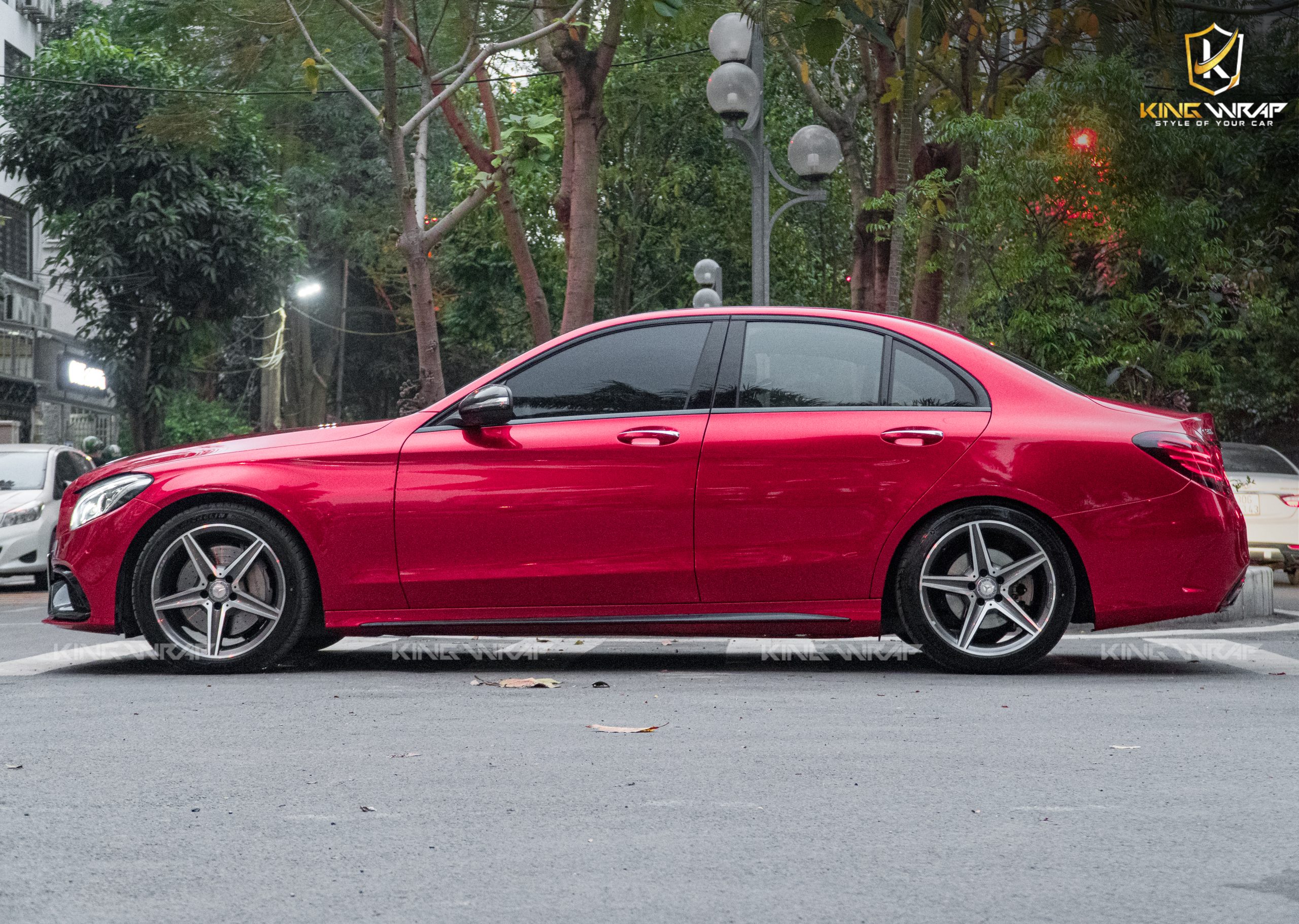 Dán Đổi Màu Đỏ Ruby Mercedes C300 Sang Trọng – Quyền Lực