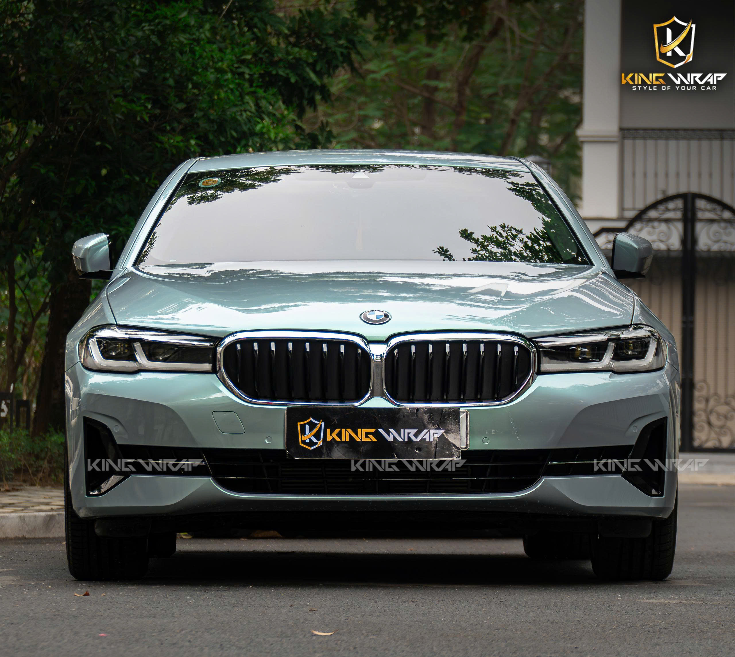 BMW 520i dán decal đổi màu Avery Dennison UWF-212G Tại KingWrap