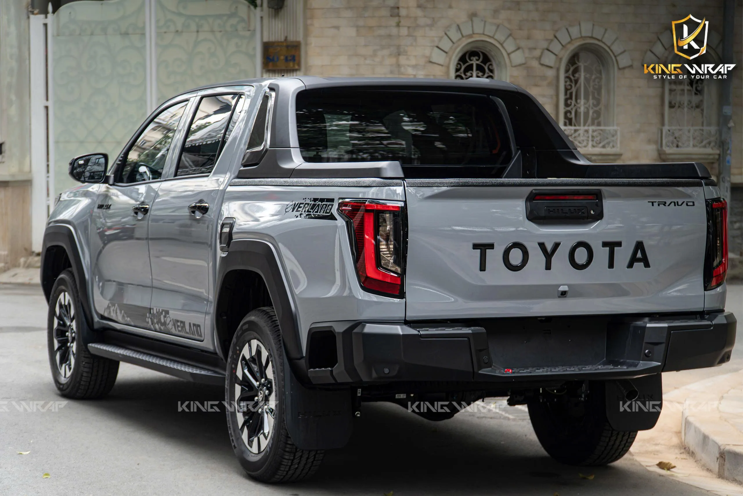 Toyota Hilux Dán đổi màu xám xi măng Teckwrap CG27HD - Dán phim cách nhiệt Photosync - Lót thảm sàn da 360 9D