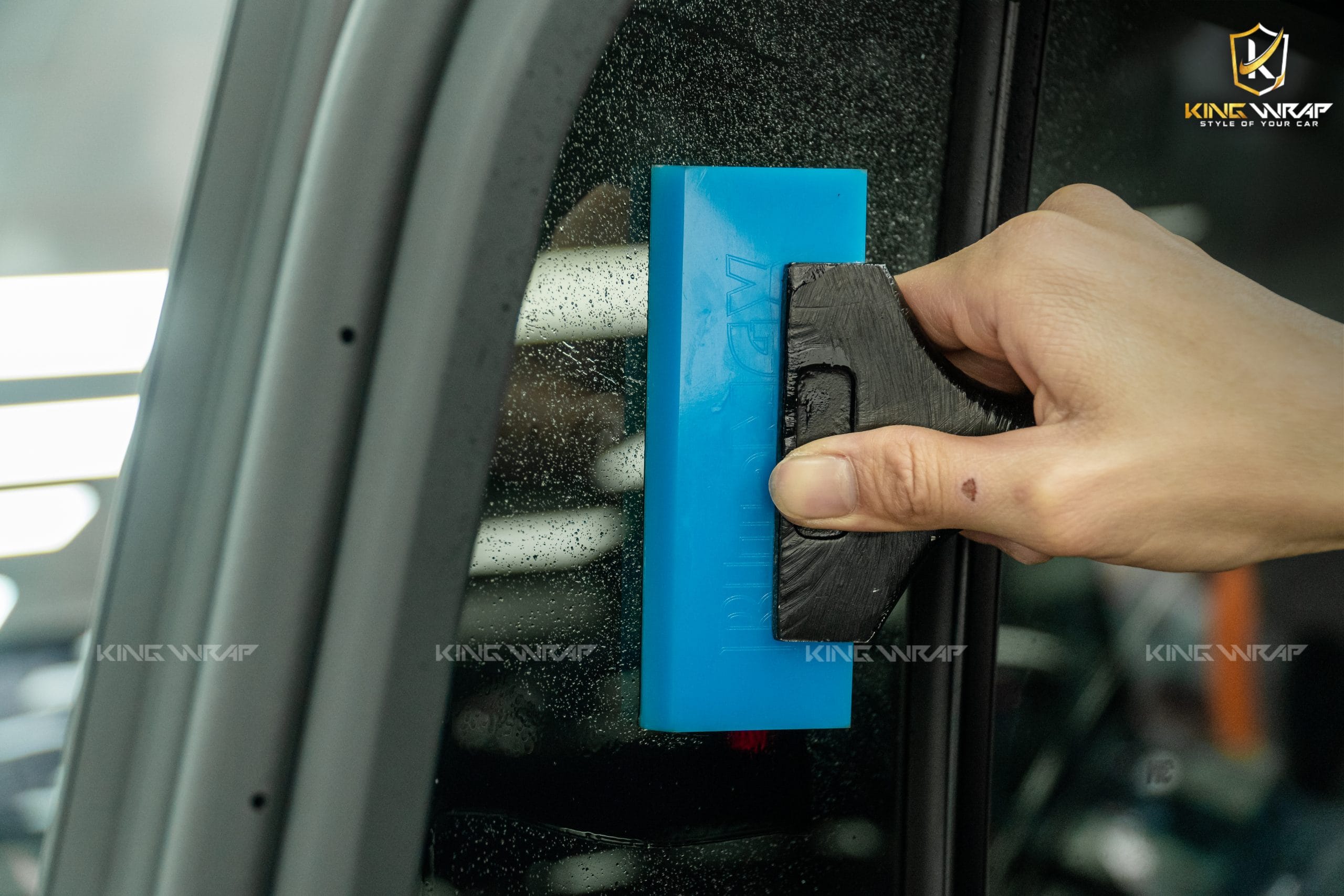 Dán Phim Cách Nhiệt TeckWrap Mitsubishi Delica