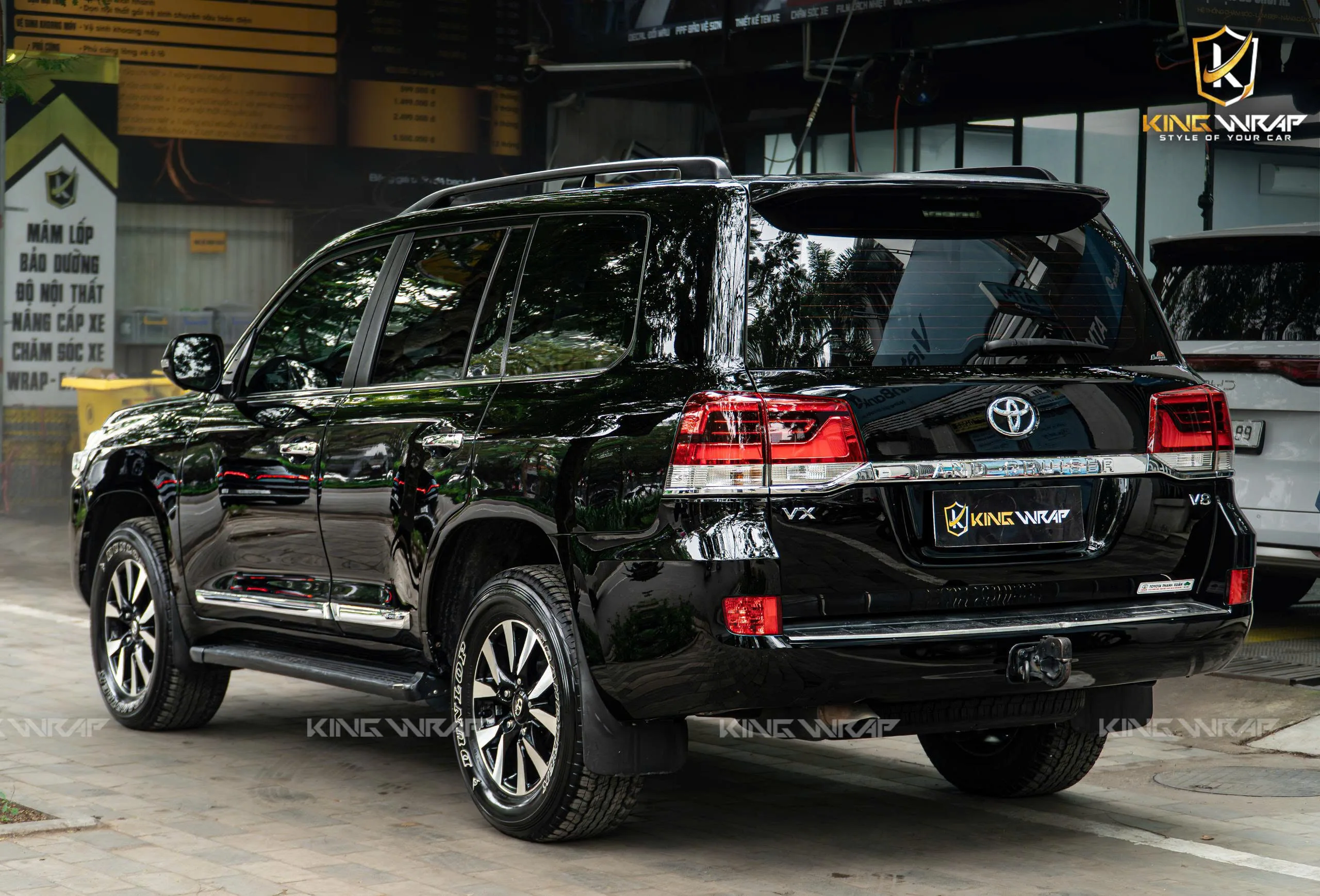 Dán phim cách nhiệt Photosync xe Land Cruiser LC200