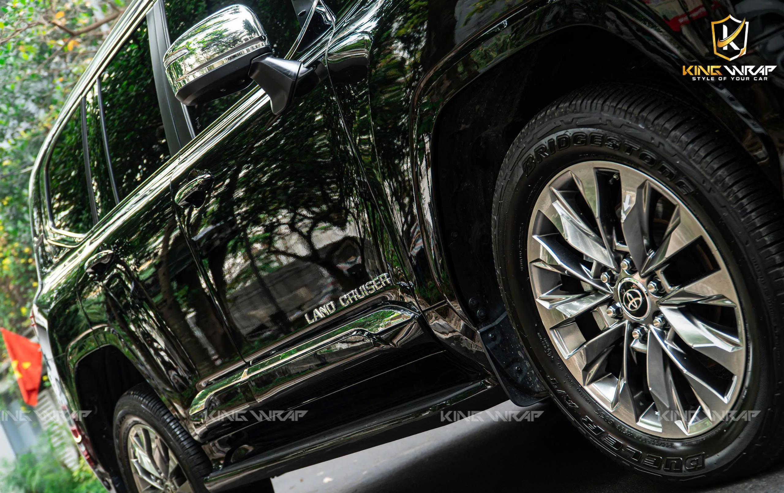 Dán PPF GSWF cho Land Cruiser LC300 tại Hoàng Kim Phát&nbsp;