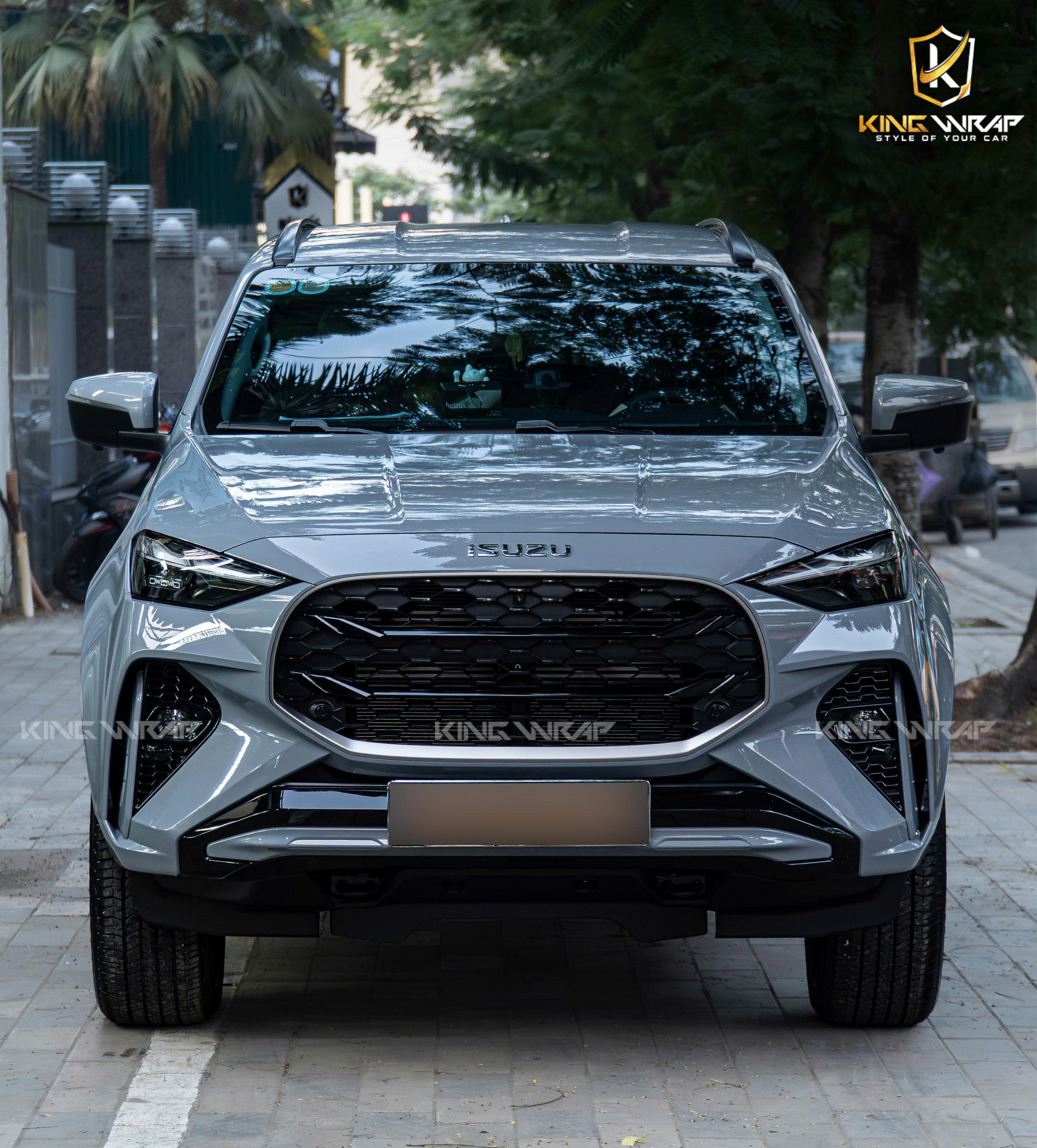 Dịch vụ dán PPF - phim cách nhiệt TeckWrap – thảm sàn Nappa cho ISUZU tại Hoàng Kim Phát