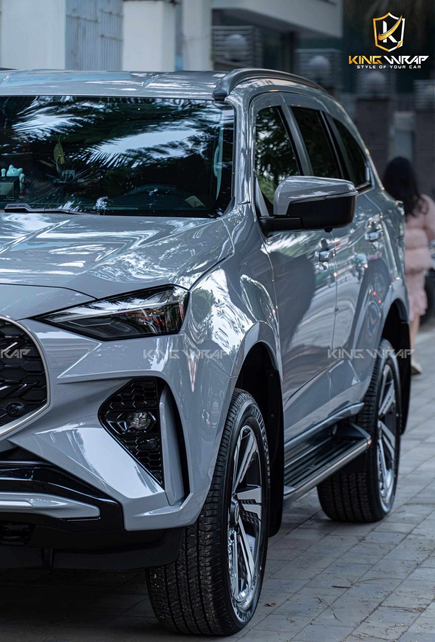 Dịch vụ dán PPF - phim cách nhiệt TeckWrap – thảm sàn Nappa cho ISUZU tại Hoàng Kim Phát