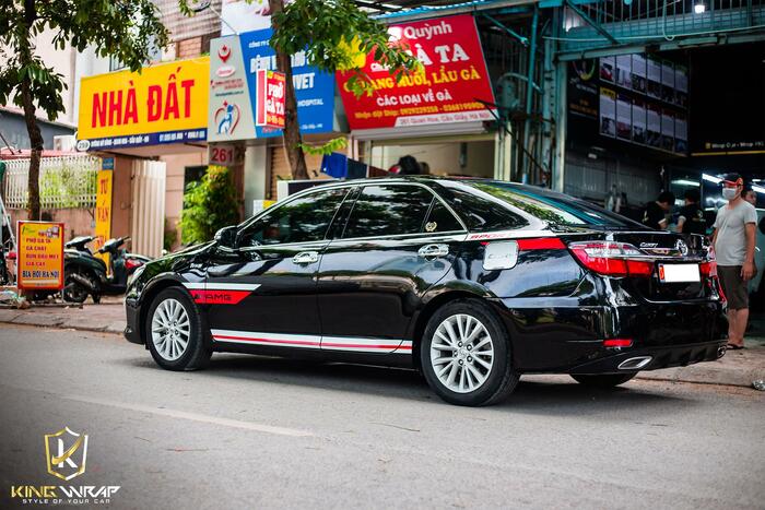 Dán tem sườn xe Camry mẫu tem AMG tại Kingwrap