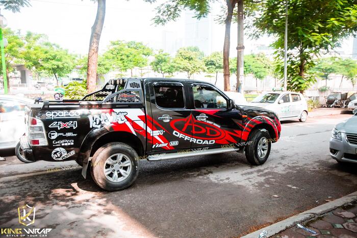 Dán decal tem sườn xe Ford Ranger đen