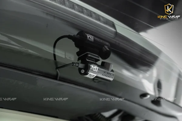 Nâng cấp toàn diện Land Cruiser Prado: Bọc da ghế, thảm sàn Nappa, phim cách nhiệt Photosync, độ đèn và camera hành trình