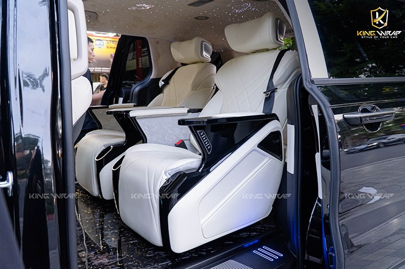 Độ Ghế VIP Limousine Kia Carnival Màu Kem Maybach