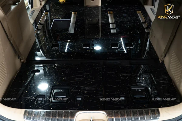 Độ sàn Carbon vẩy vàng xe Sedona tại Hoàng Kim Phát