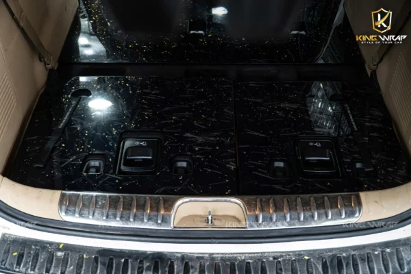 Độ sàn Carbon vẩy vàng xe Sedona tại Hoàng Kim Phát