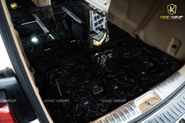 Độ sàn Carbon vẩy vàng xe Sedona tại Hoàng Kim Phát