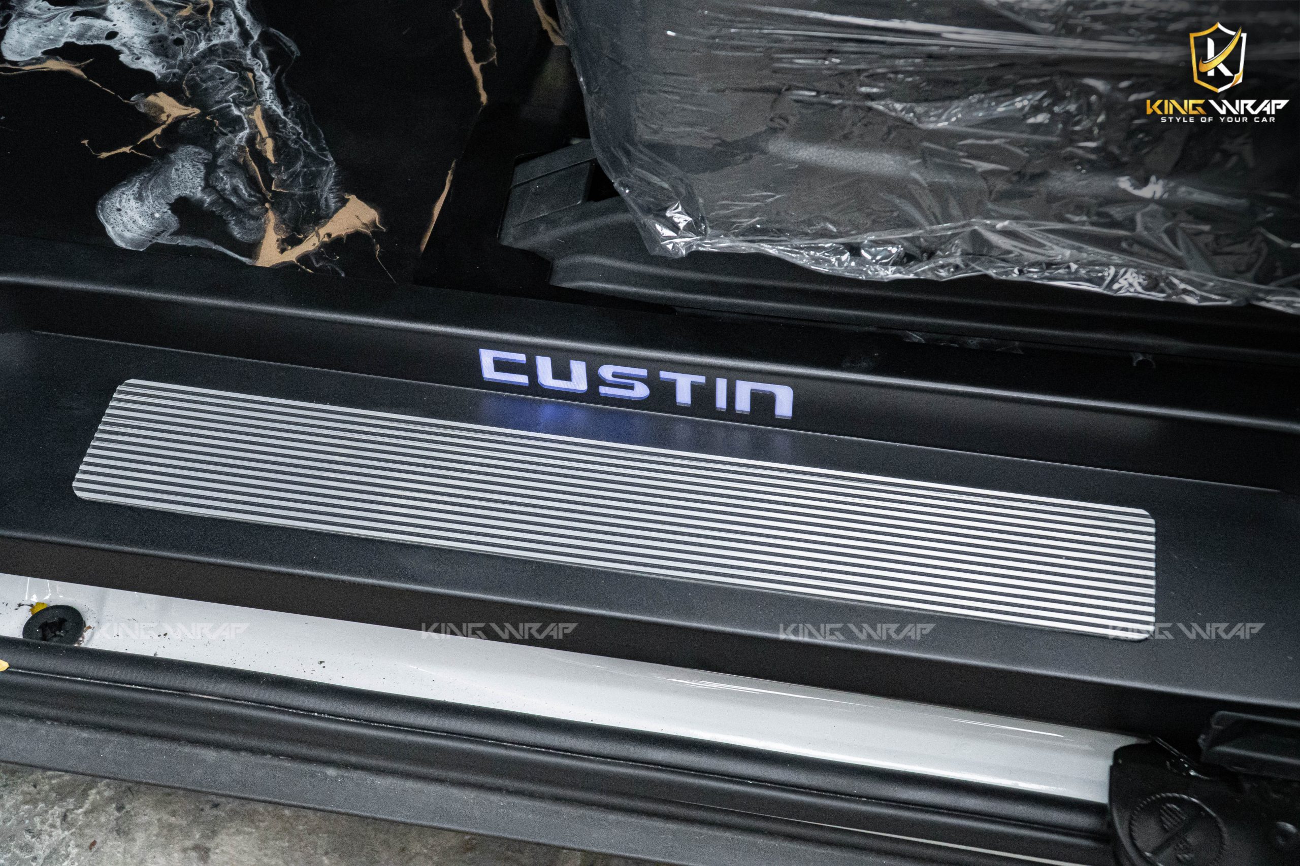 Độ Sàn Carbon Hyundai Custin – Nâng Cấp Thẩm Mỹ, Sang Trọng
