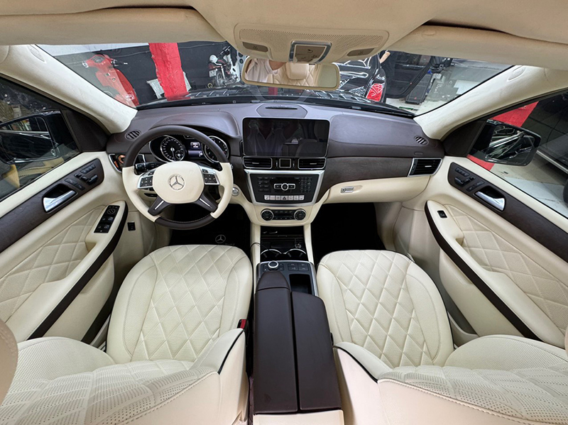 Đổi màu nội thất Mercedes C200 như thế nào?