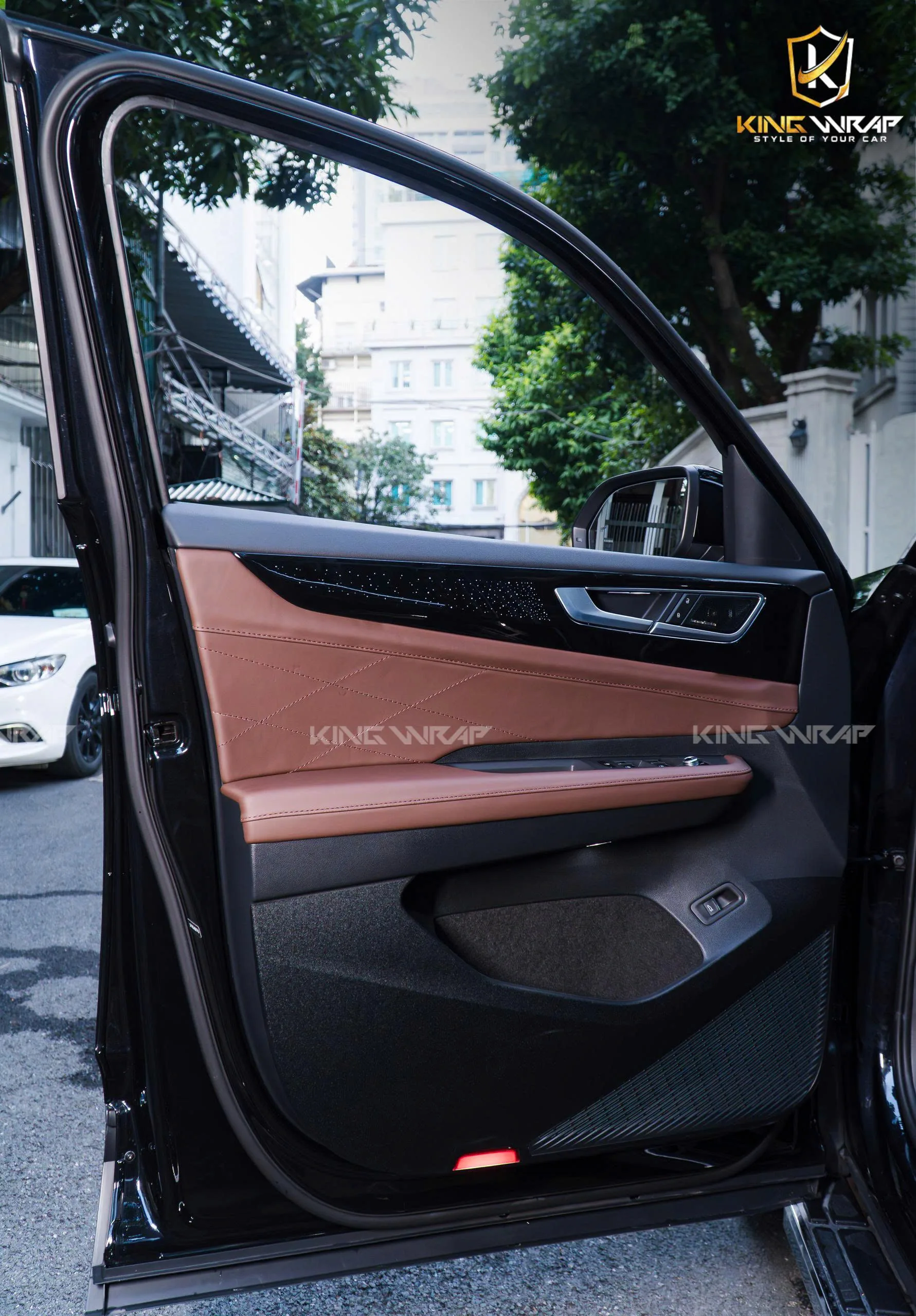 Bọc Da Bò Ý – Độ Ghế VIP – Đổi Màu Nội Thất – Thảm Sàn Nappa Xe Teramont