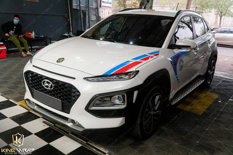 Dán decal tem xe ô tô tại Hà Nội Hyundai Kona