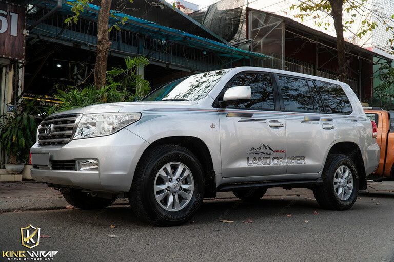 Dán decal tem xe ô tô đẹp giá rẻ tại Cầu Giấy Toyota LandCruiser