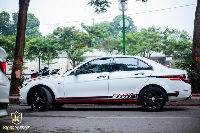 Dán tem sườn thể thao xe Mercedes C250