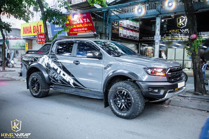 Dán decal tem sườn xe Ford Raptor tại Kingwrap