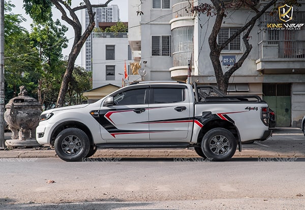Tem xe bán tải Ford Ranger TRG01