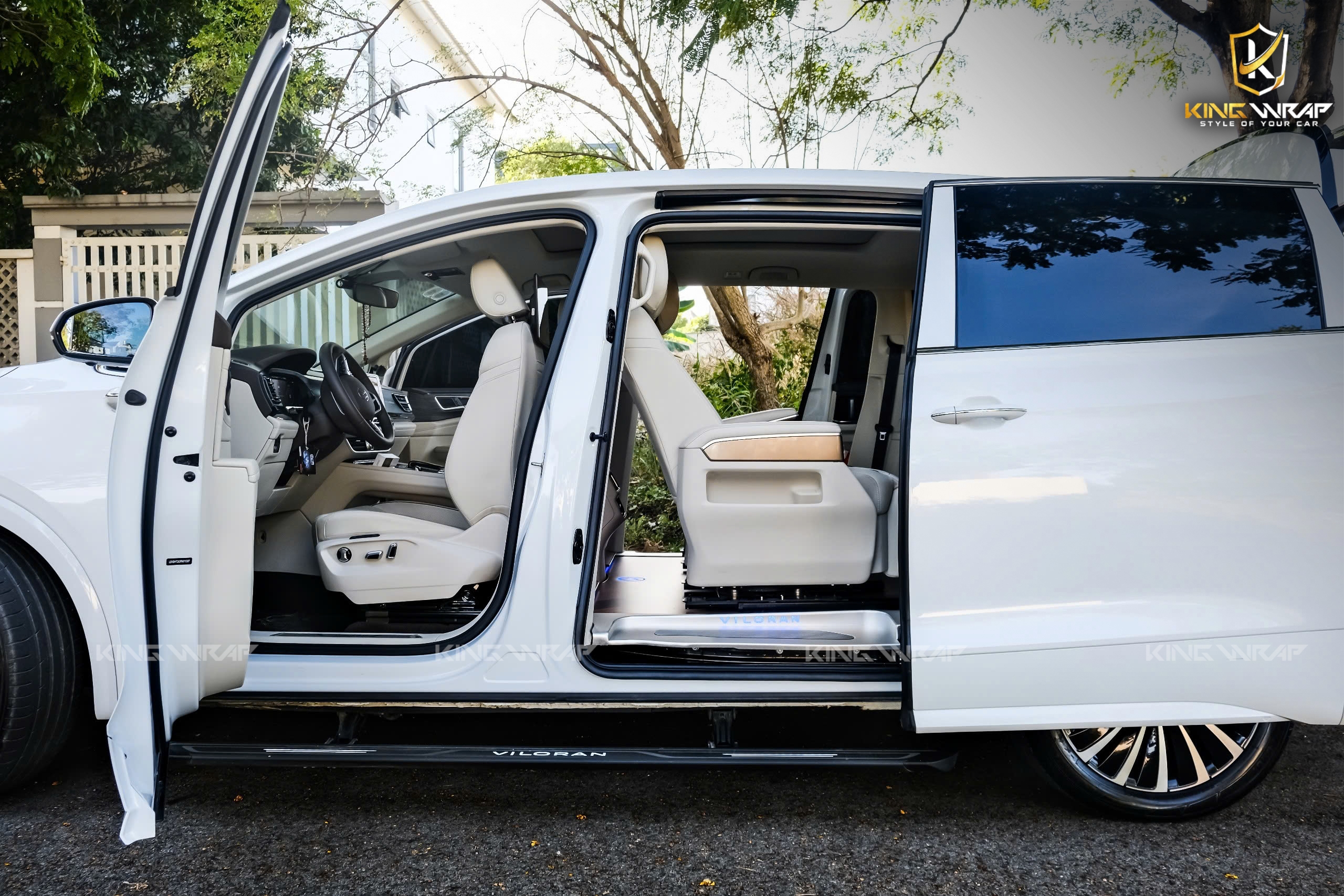 Độ Sàn Volkswagen Viloran Vân Gỗ Đế Nhôm