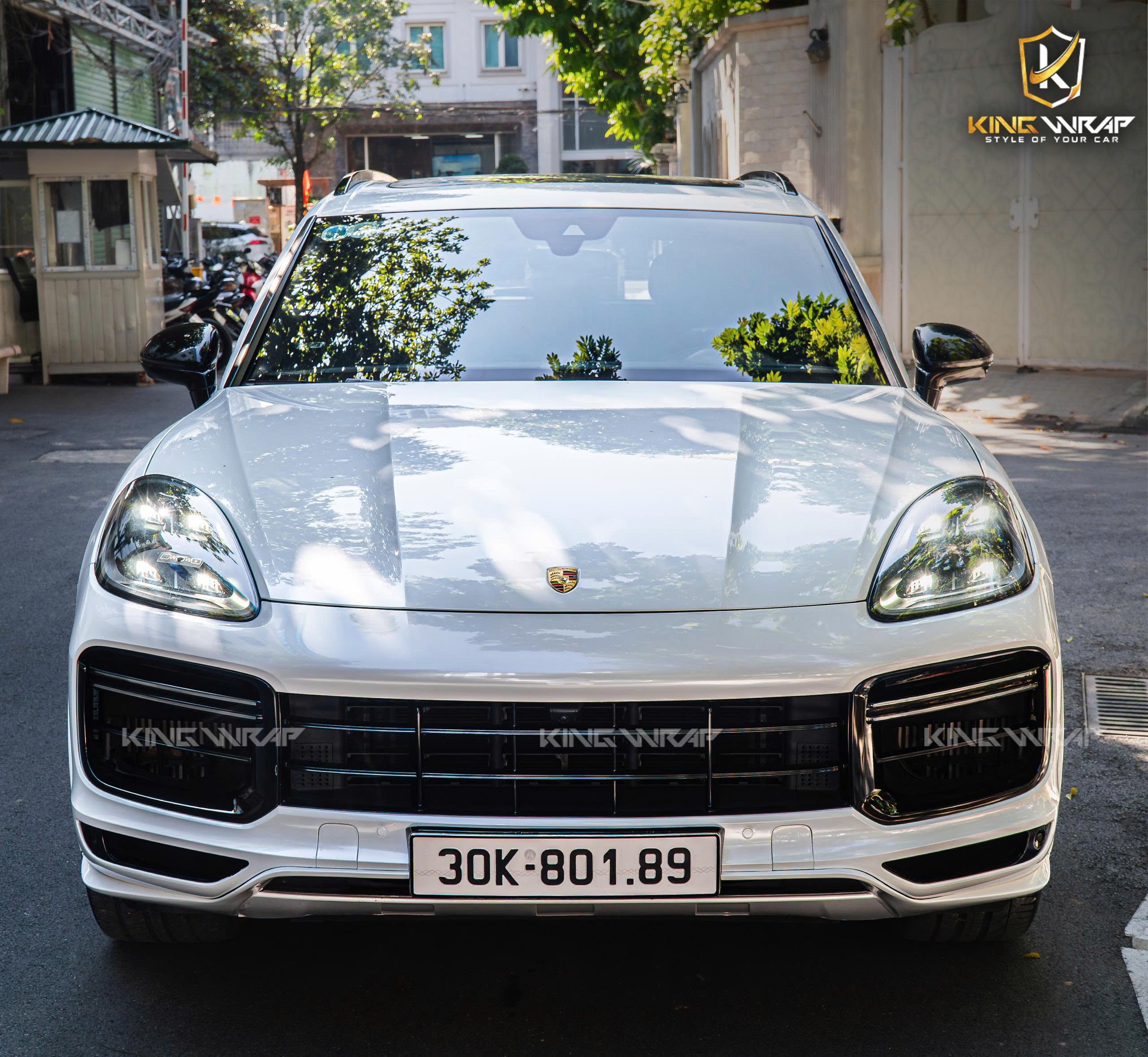 Dán đổi màu trắng decal Teckwrap xe Porsche Macan