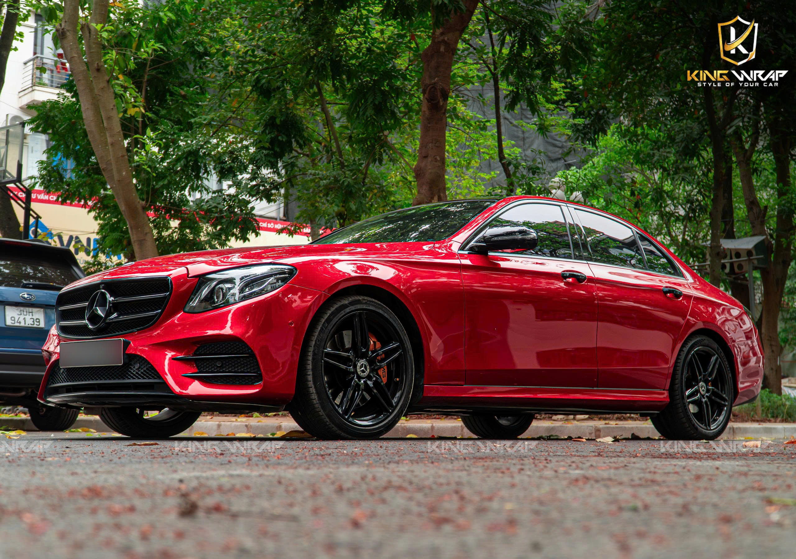 Dán đổi màu Teckwrap GAL01RHD cho xe Mercedes E300-3