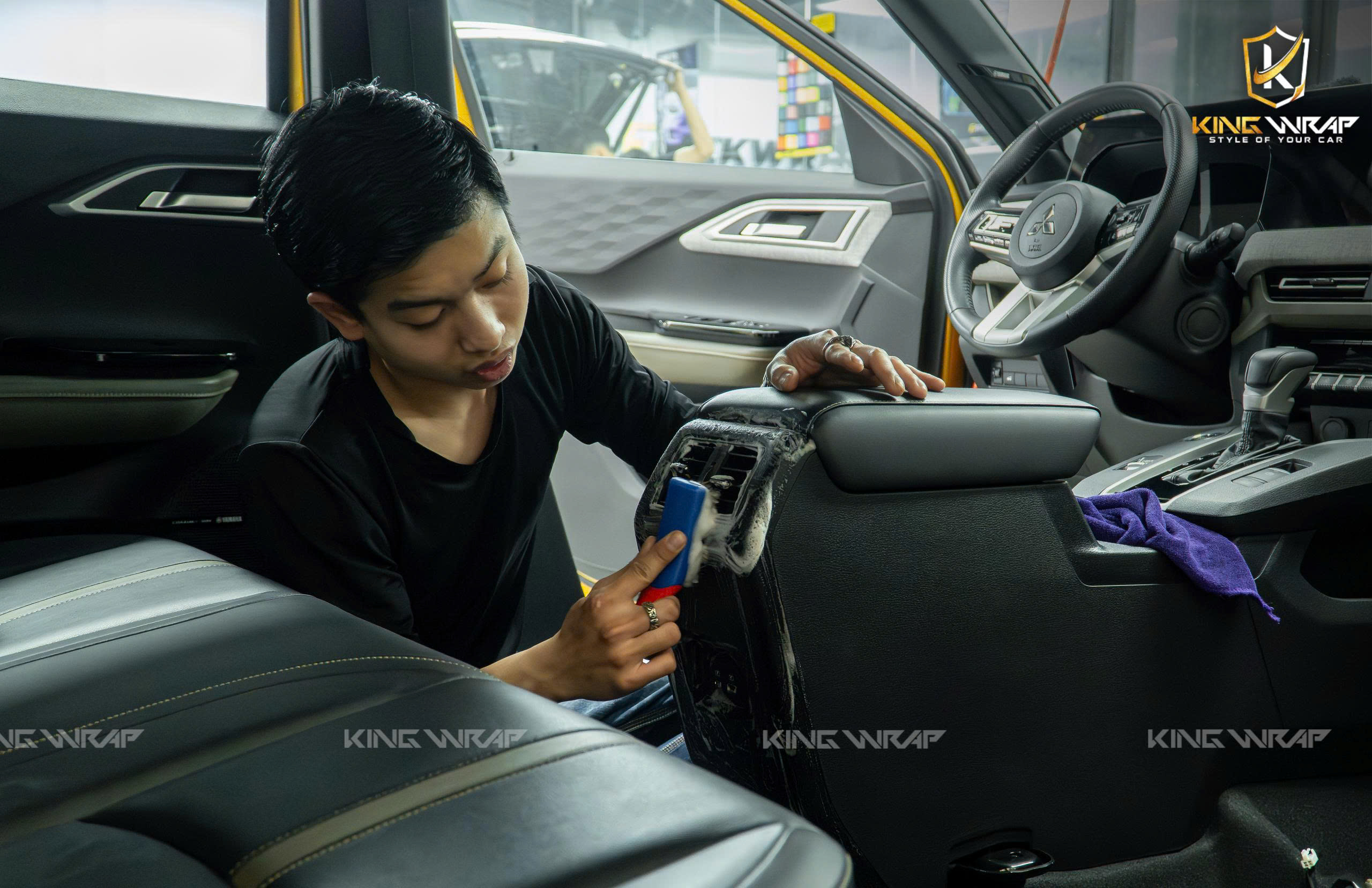 Vệ sinh nội thất xe ô tô – Giải pháp bảo vệ không gian lái xe sạch sẽ, an toàn
